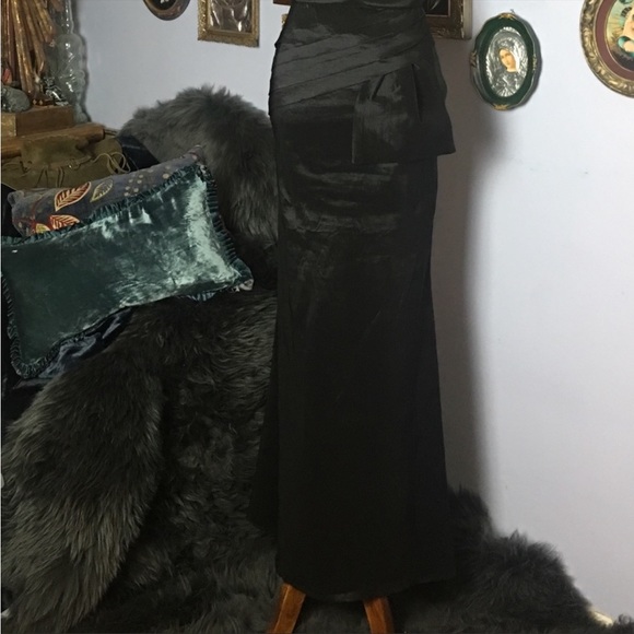 Windsor Daisy Taffeta Crumb Catcher Maxi Dress Small mermaid contour silhouette - Picture 10 of 14